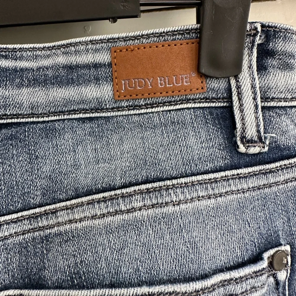 Judy Blue Skinny Fit Distressed Jeans - Picture 4 of 6